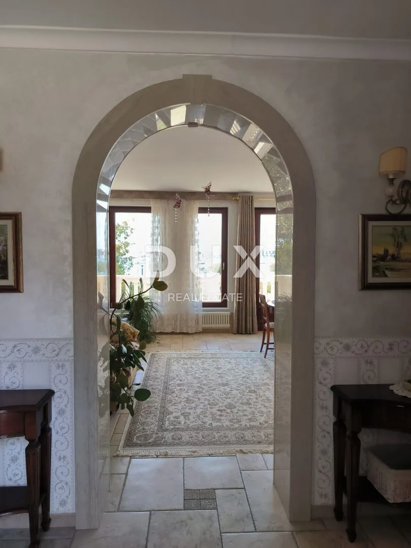 istra, umag - raskošna vila prvi red do mora! - slika 107