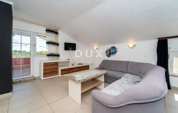 dalmacija, karin donji – prostrana kuća s dva apartmana i konobom - slika 15