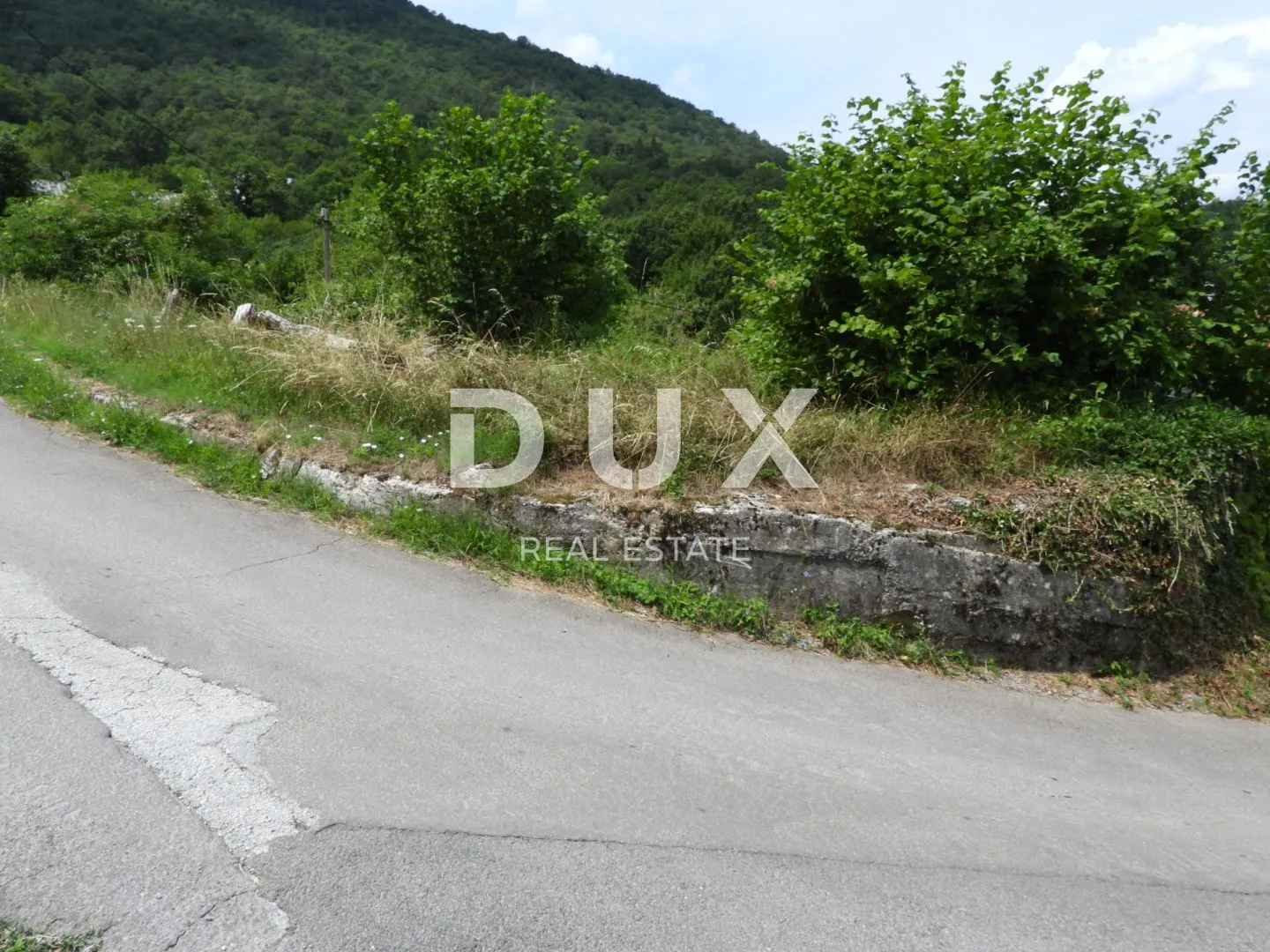 rukavac - građevinski teren 2059m2 za stambenu zgradu – stanove- apartmane / obiteljsku kuću / villu / za kuće za iznajmljivanje sa bazenom / kuću za odmor sa bazenom - slika 5