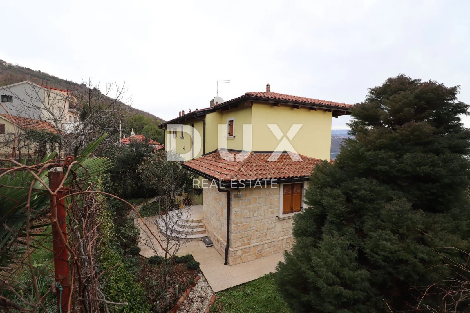 OPATIJA - Kamena vila s panoramskim pogledom na more!