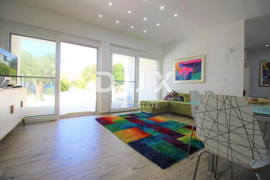 otok pag, košljun - predivan trosobni apartman od 98 m2 - slika 8