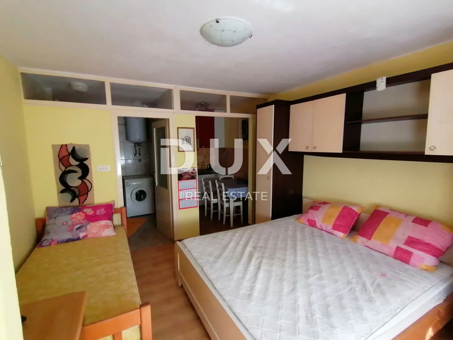 istra, pula - dva stana u centru grada 60m2 - slika 4