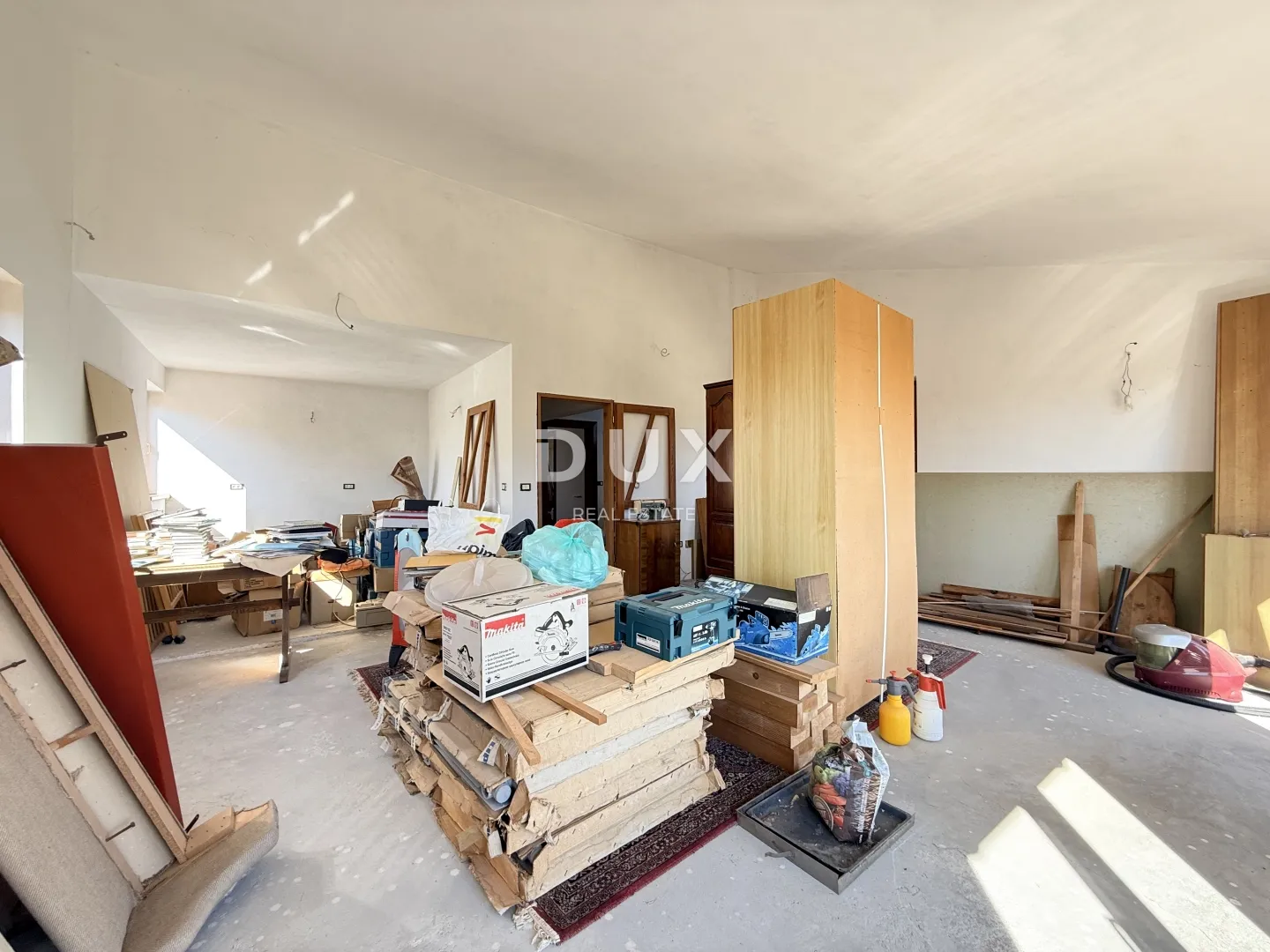 istra, pomer - samostojeća kuća 250m2 s garažom i okućnicom, 150m od mora - slika 27