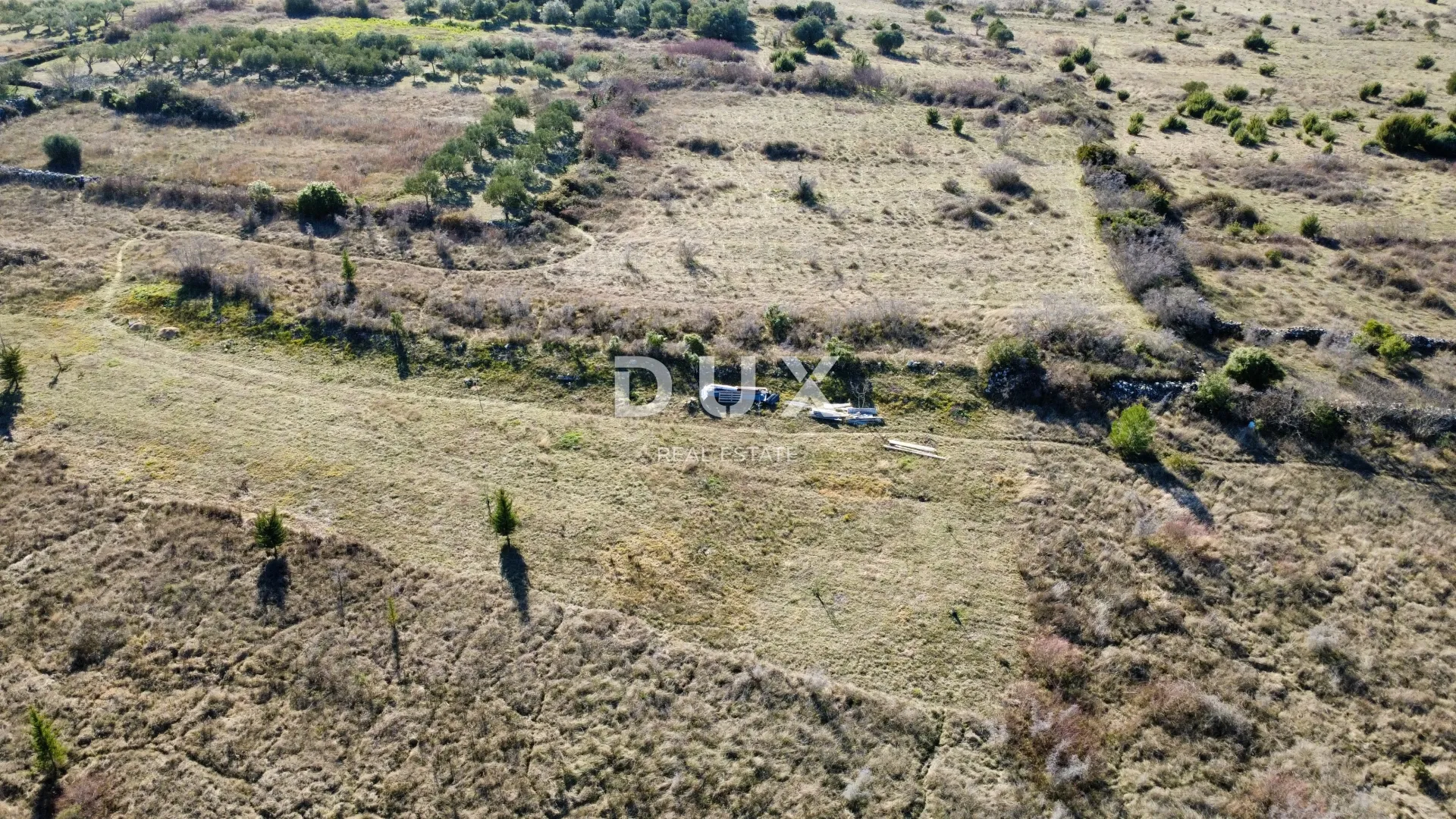 zadar, crno - parcela 3999 m² u građevinskoj zoni! - slika 2