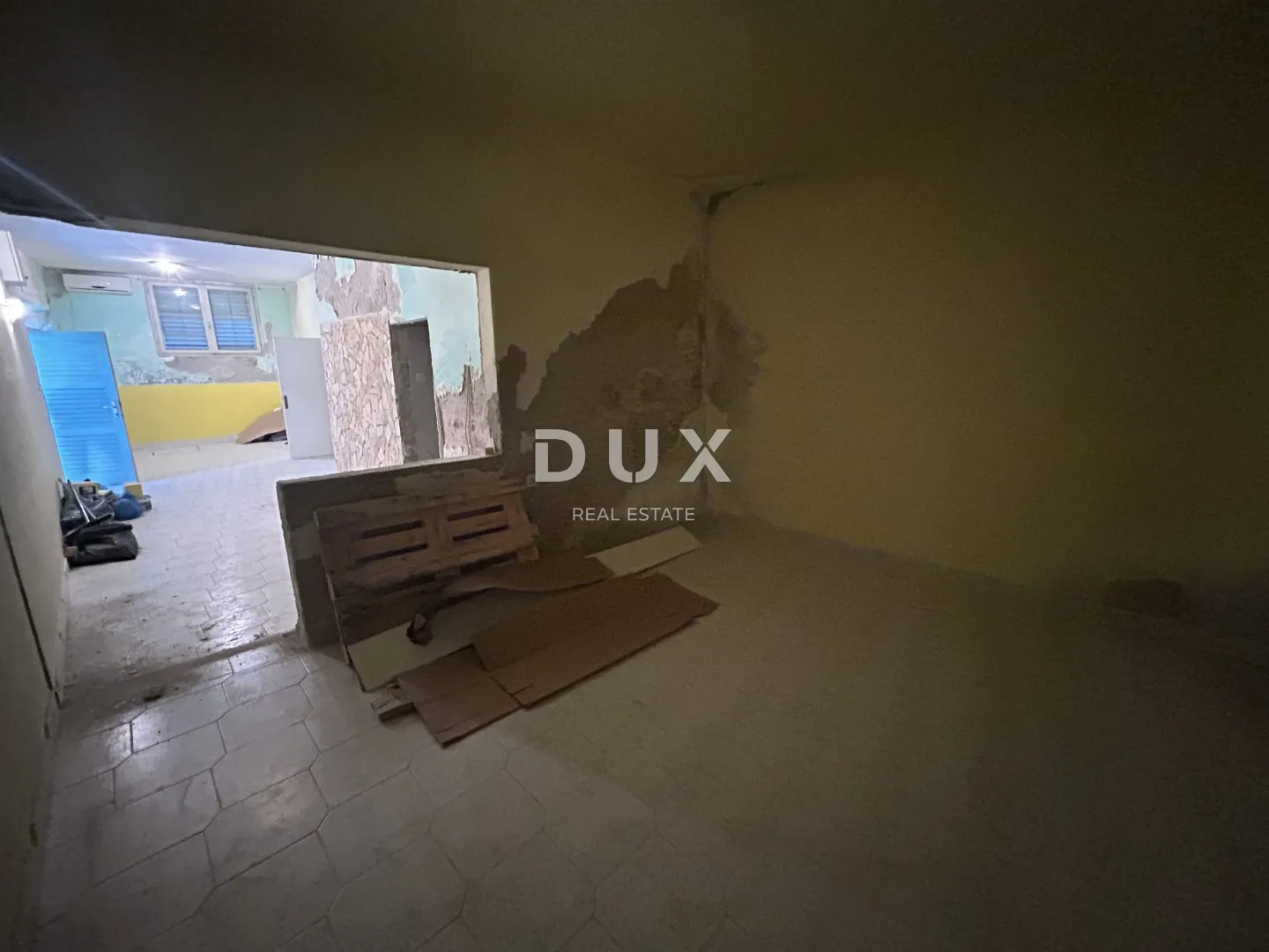 šibenik, pirovac – stan za adaptaciju 40 m od mora - slika 6