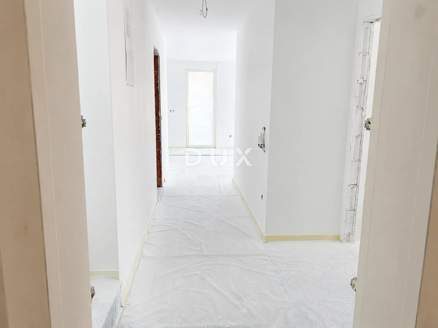 vodice, srima – penthouse s liftom, krovna terasa 109 m², 70m od plaže - slika 13