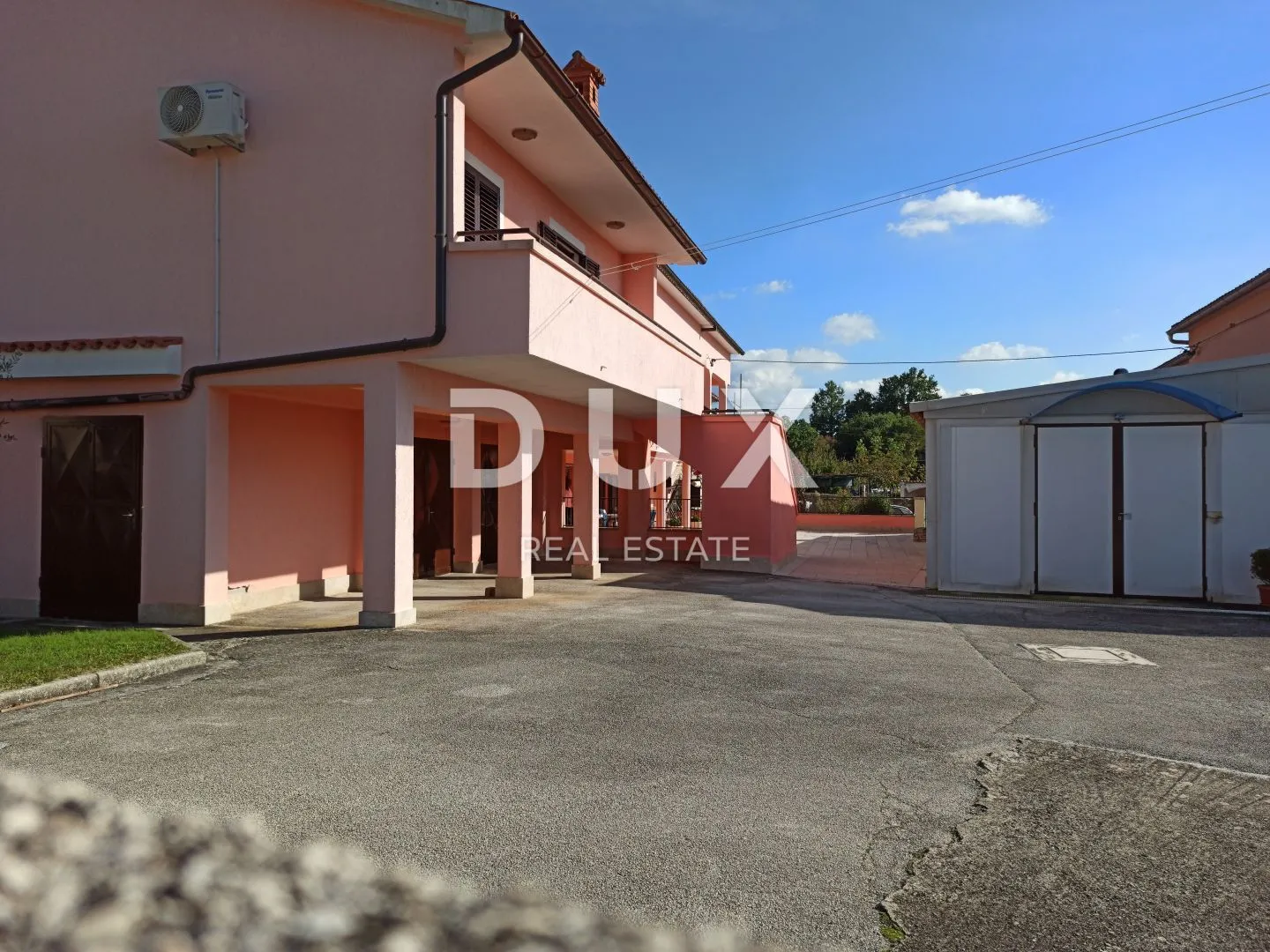 ISTRA, SVETVINČENAT - Obiteljska kuća s dva apartmana