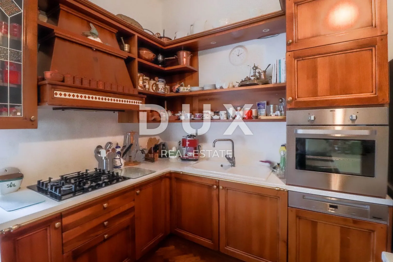 rijeka, centar - stan , 4s + db, 3. kat, gospodski uređen! - slika 24