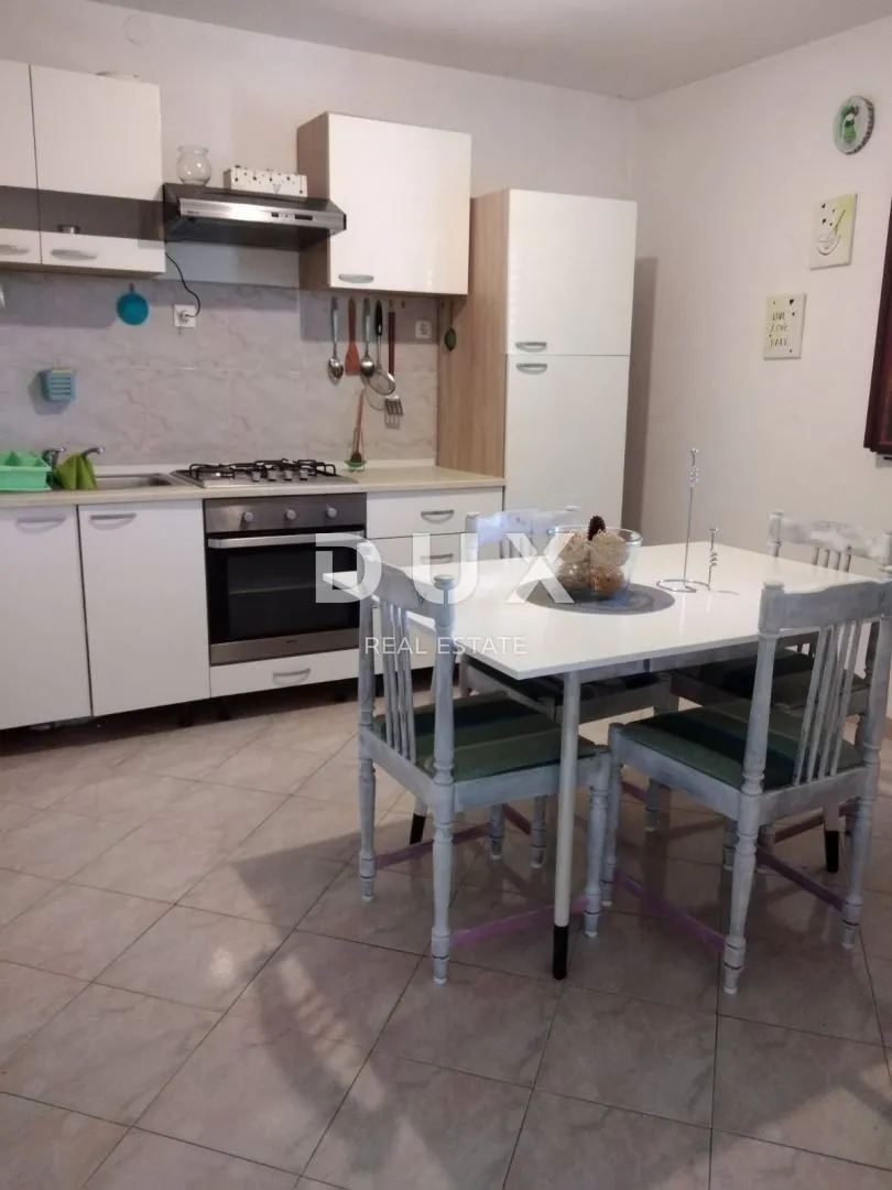 istra, poreč - obiteljska kuća sa 2 stana i velikom okućnicom - slika 4