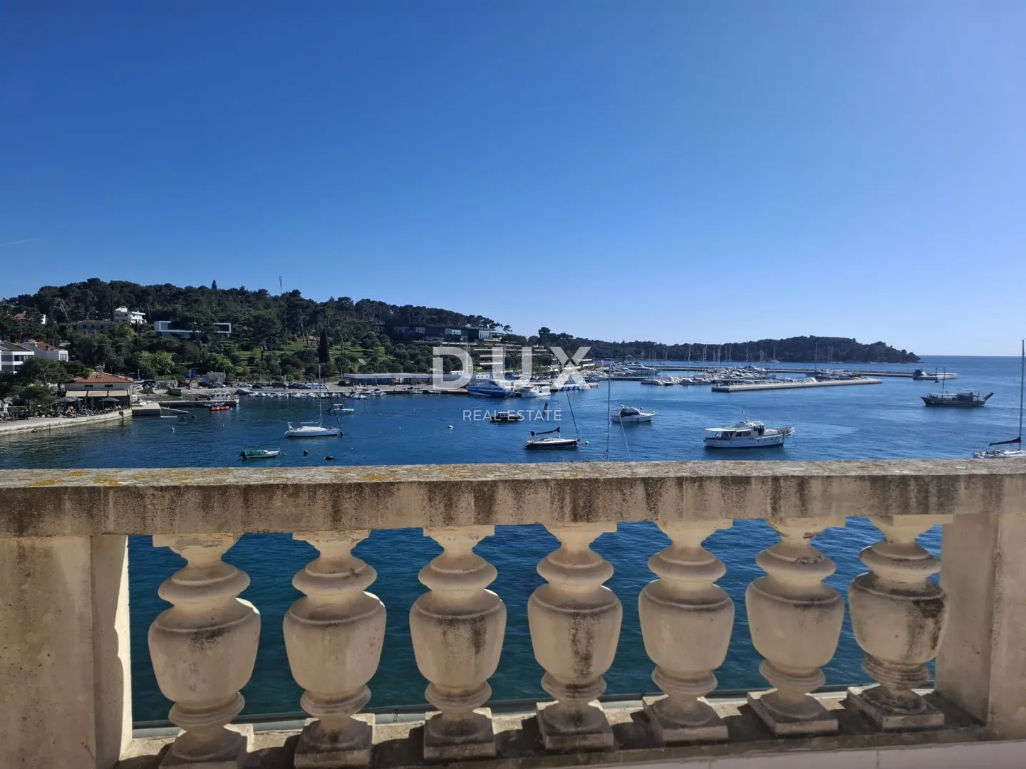 ISTRA, ROVINJ – Stan s očaravajućim pogledom na more. Prilika!