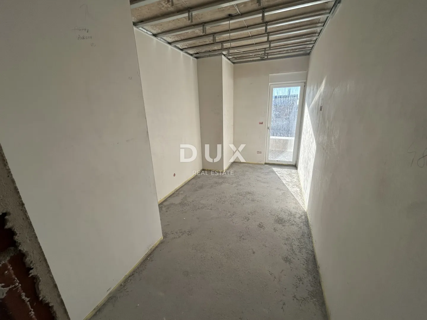 šibenik, vodice – penthouse s liftom, minutu od plaže - slika 8