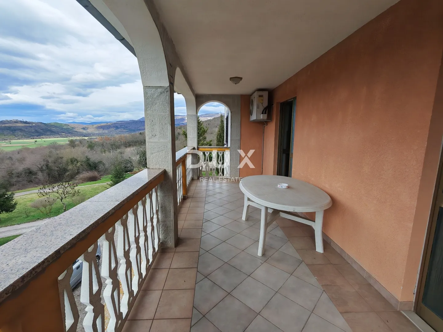 istra, boljun - kuća s dva stana u srcu istre - slika 15