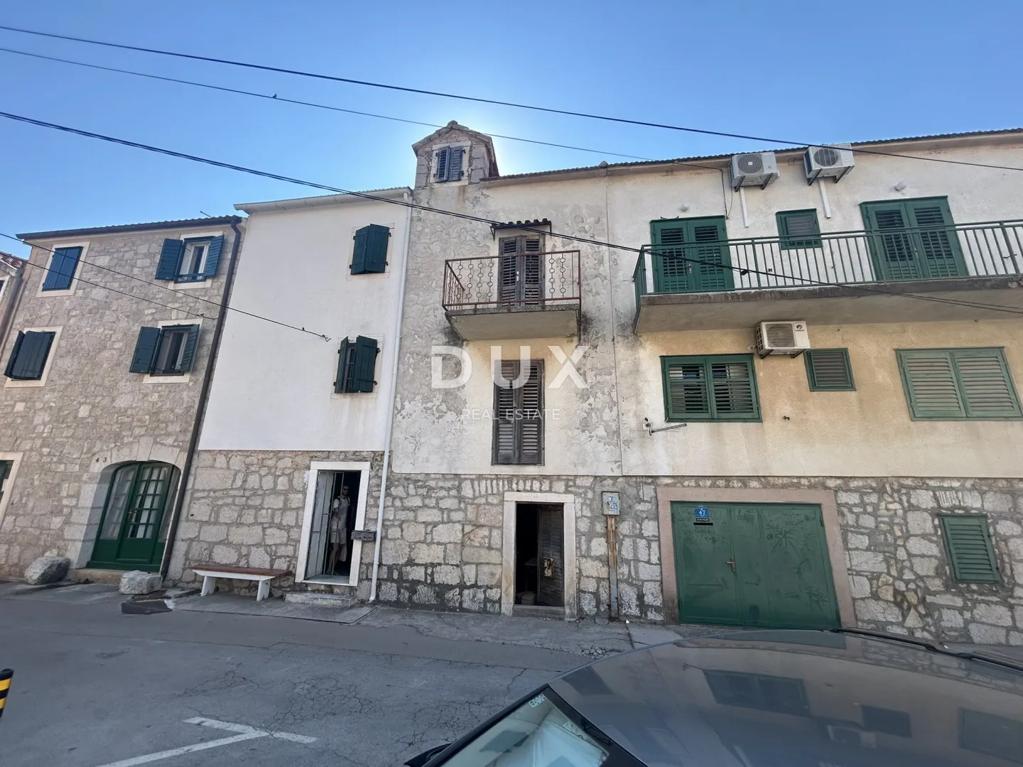vodice, centar, kamena kuća, 170 m², 150 m od mora - slika 12