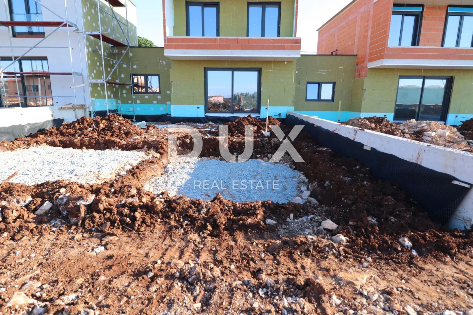 istra, poreč - luksuzna vila sa vrtom i pogledom na more - slika 47