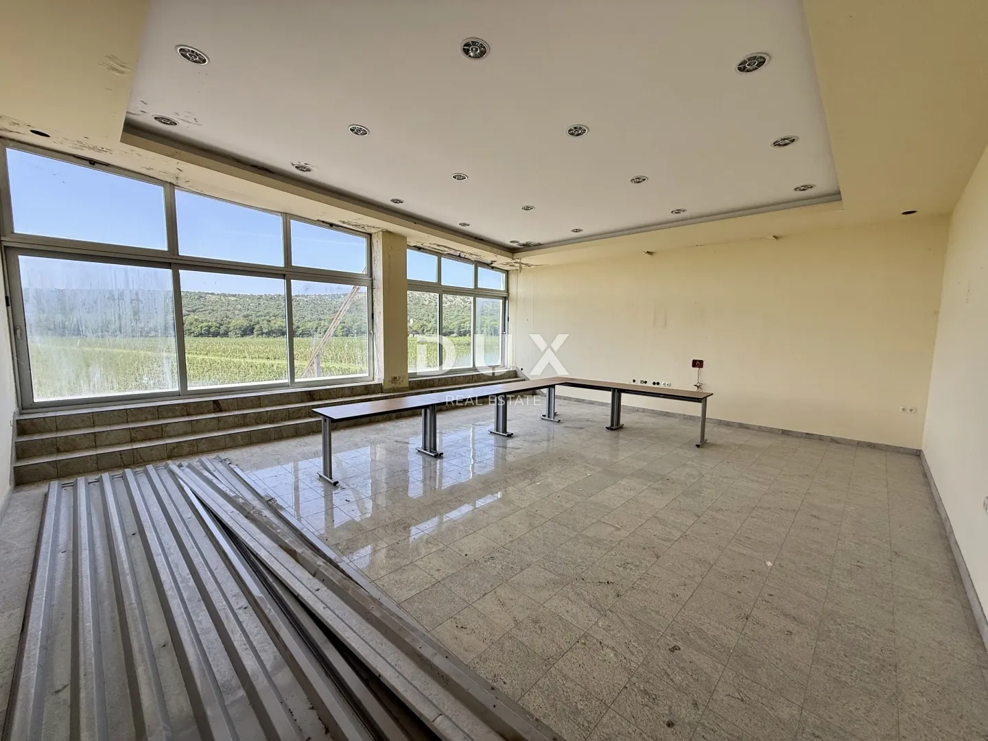 kvarner, novi vinodolski, poslovna zgrada 3.776 m2, okućnica 9362 m2 - slika 33