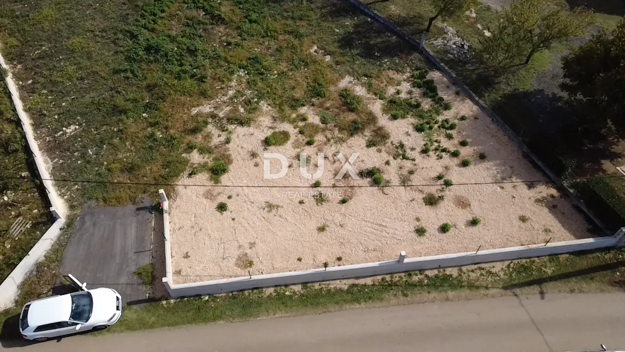 zadar, poličnik - uređeno zemljište ograđeno zidom! - slika 3