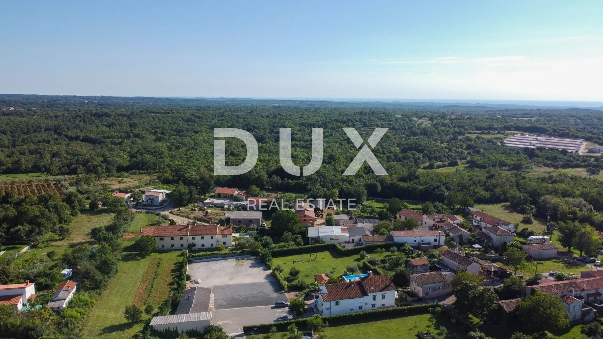 ISTRA, POREČ, OKOLICA - Građevinsko zemljište 741m2 u mirnom naselju - Tinjan