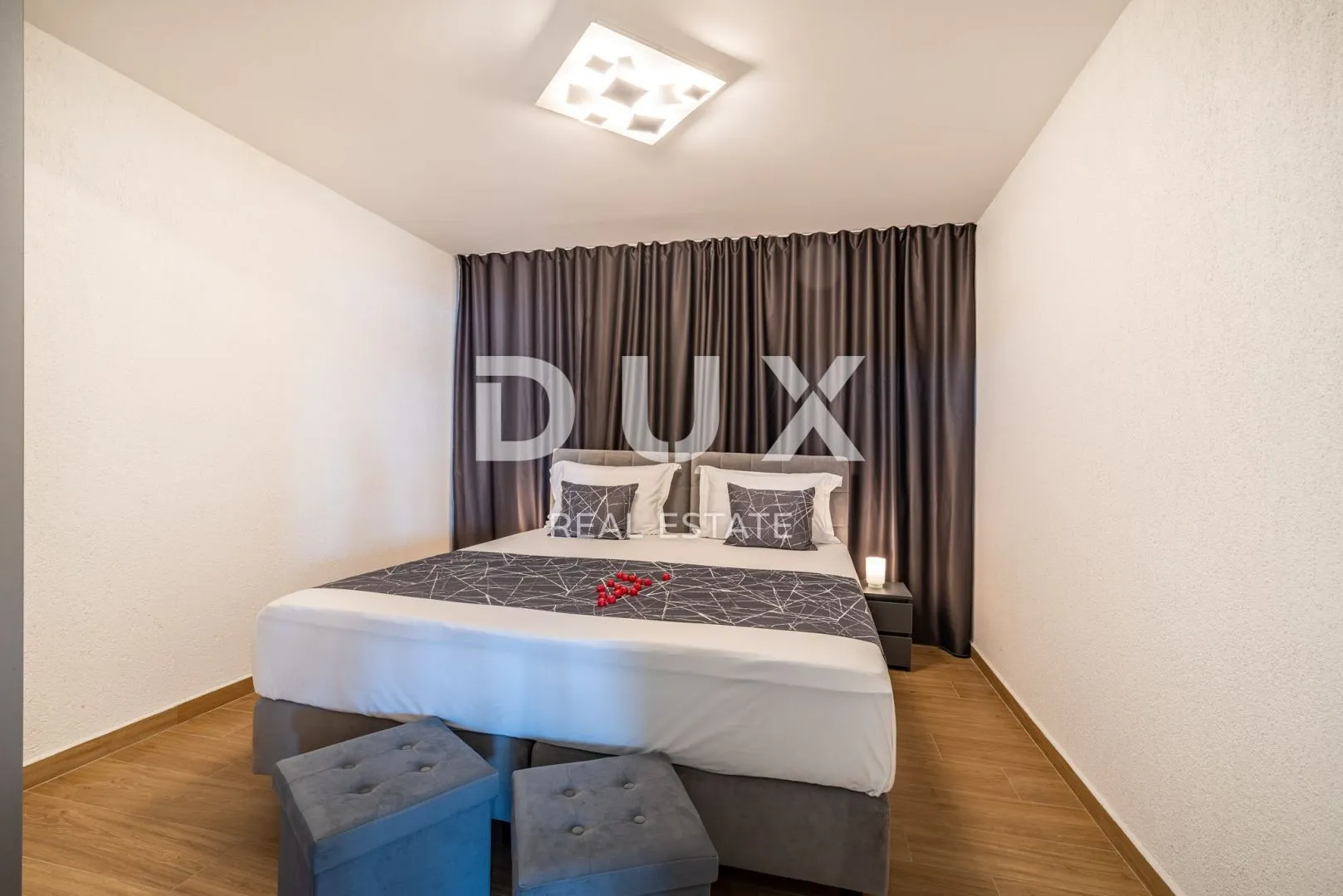 zadar, novigrad - prekrasna vila s bazenom u blizini mora - slika 44