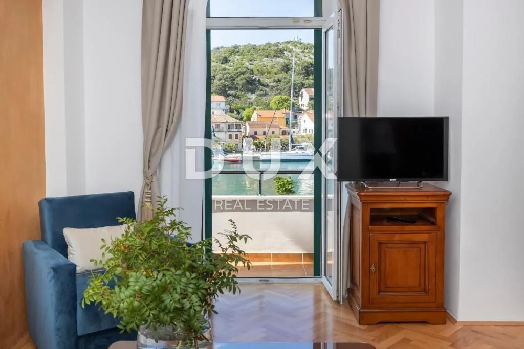 dalmacija, tisno - boutique hotel prvi red do mora - slika 19