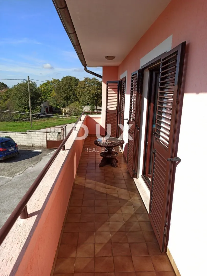 istra, svetvinčenat - obiteljska kuća s dva apartmana - slika 10