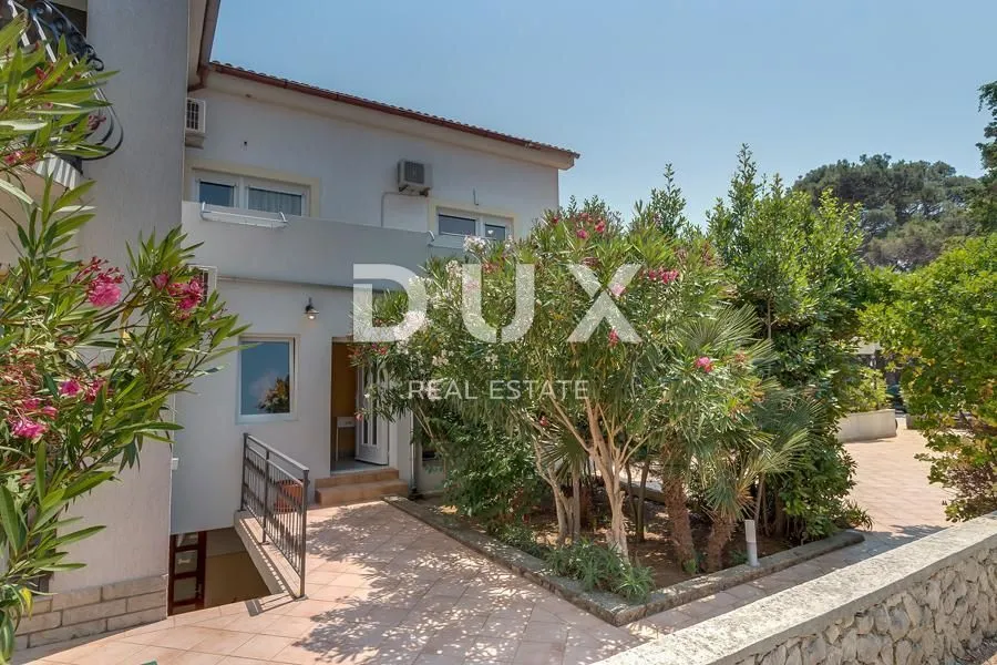 mali lošinj, centar – vila u malom lošinju, 200m od mora – savršen pogled i uhodani posao - slika 3