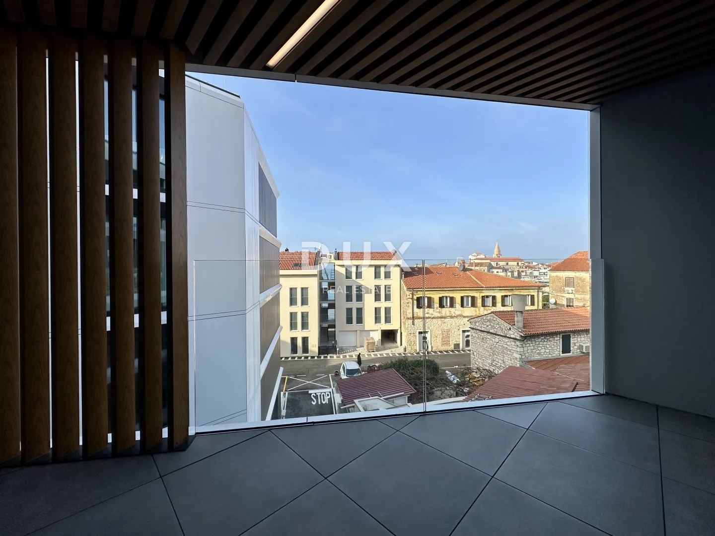 umag, centar - stan u luksuznoj novogradnji, prvi red do mora - slika 5