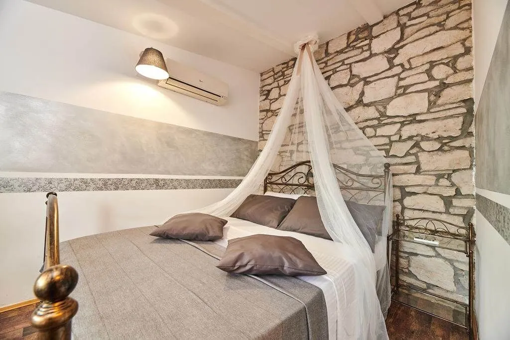 istra, buje - poslovno-stambeni objekt s uhodanim poslom - slika 7