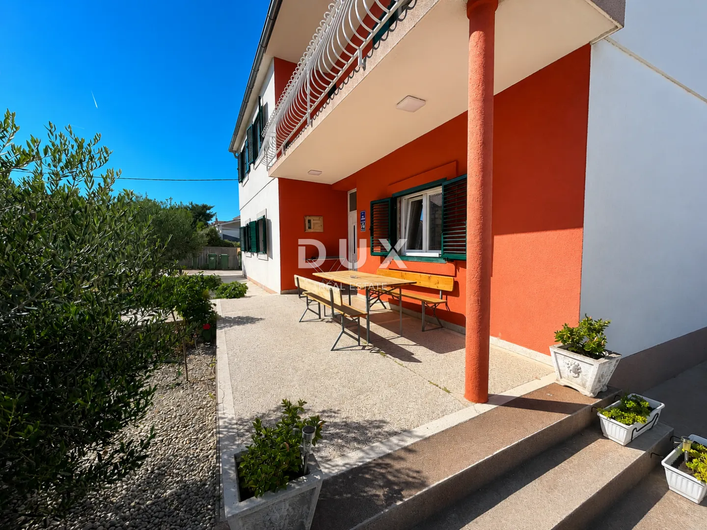 dalmacija, vodice – privatni mini resort s 4 apartmana i bazenom, 300 m od centra - slika 30