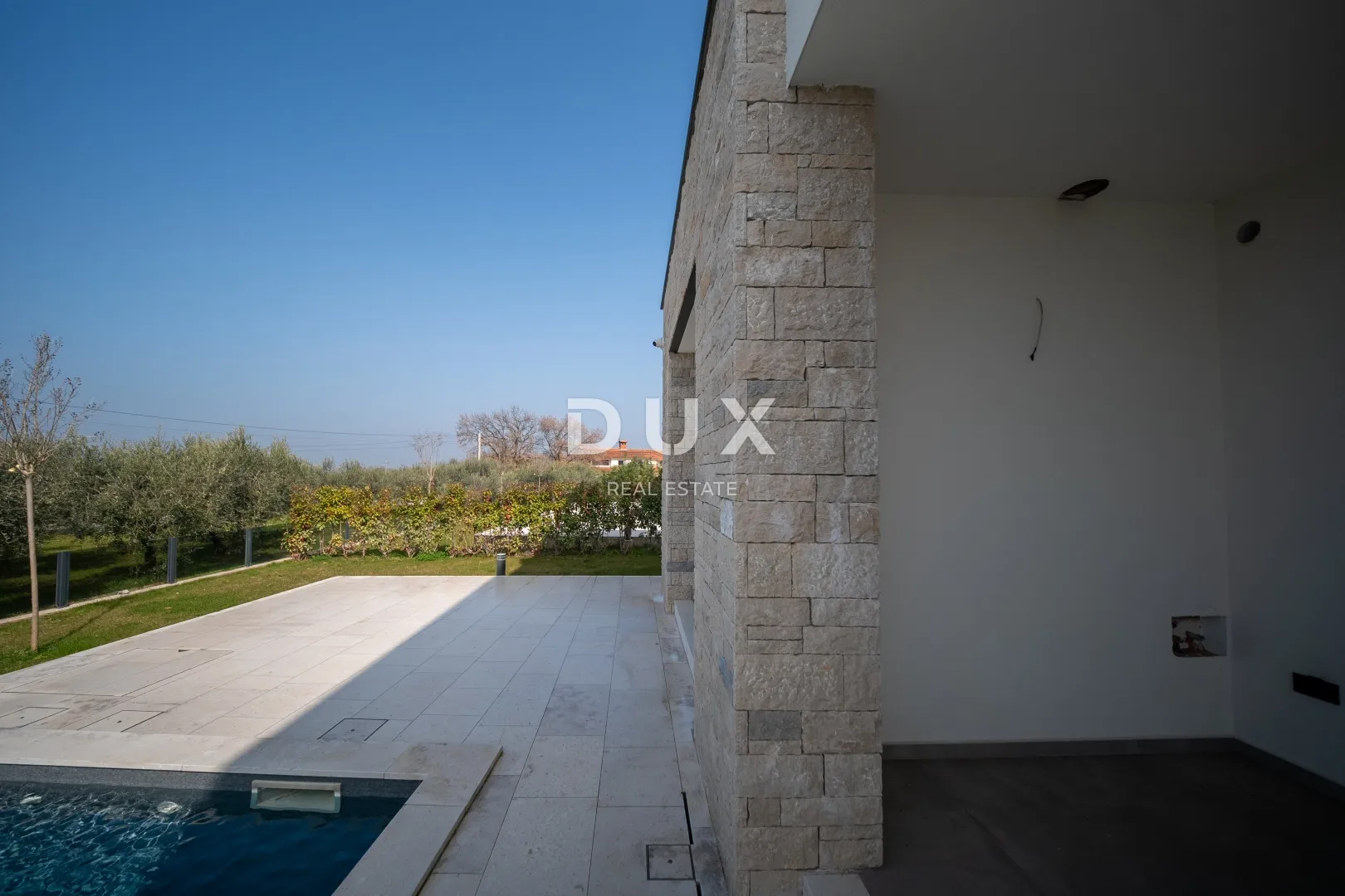 istra, poreč - ekskluzivna vila s bazenom i pogledom na more - slika 3