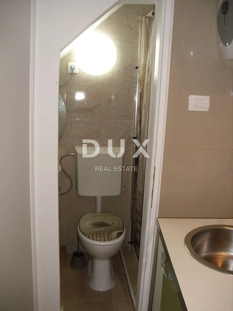 otok krk, punat - renovirani apartman sa terasom u centru - slika 4