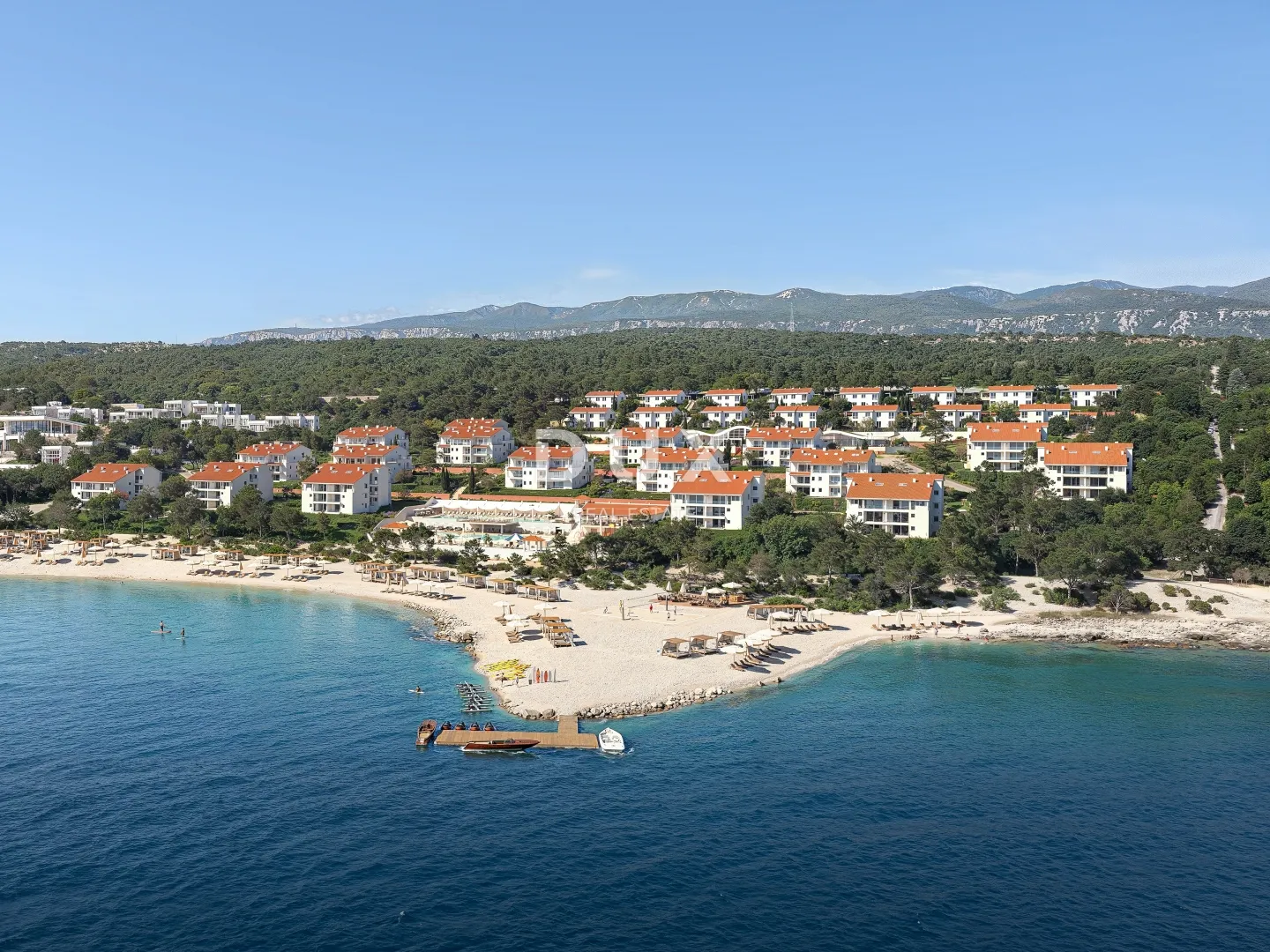 novi vinodolski – stan od 53m² u ekskluzivnom resortu, prvi red do mora s privatnom plažom - slika 1