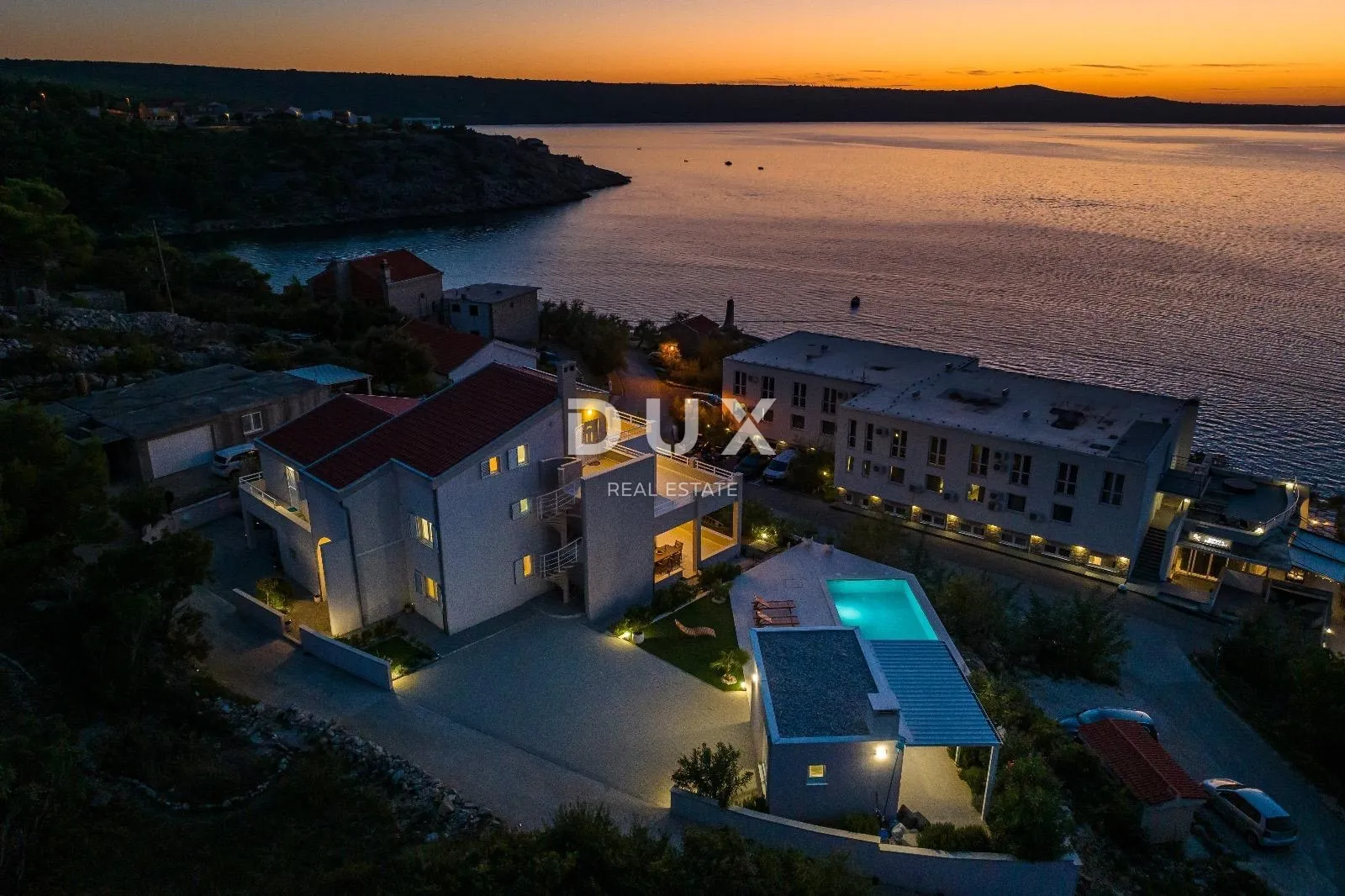 zadar, novigrad - luksuzna vila s panoramskim pogledom na more - slika 31