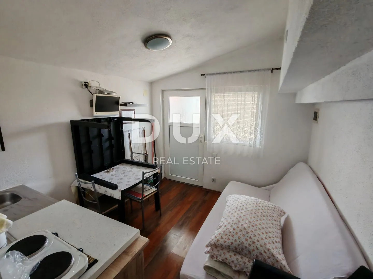 zadar, vir - kuća s čak 5 apartmana! 3 minute hoda udaljena od dviju plaža! - slika 35