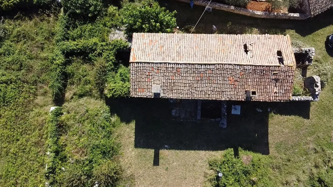 istra,višnjan - kamena starina s prostranom okućnicom - slika 3