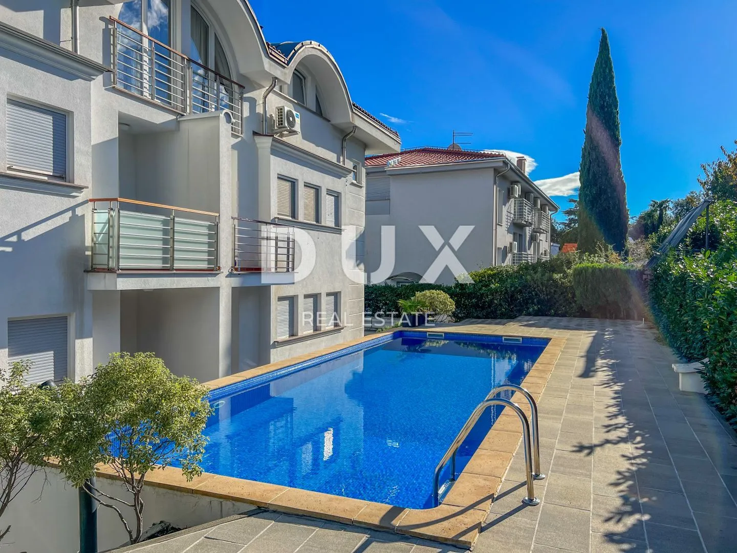 OPATIJA, IČIĆI - vrhunski dom u novijoj zgradi s bazenom blizu plaže, panoramski pogled i garaža - Ičići, Opatija