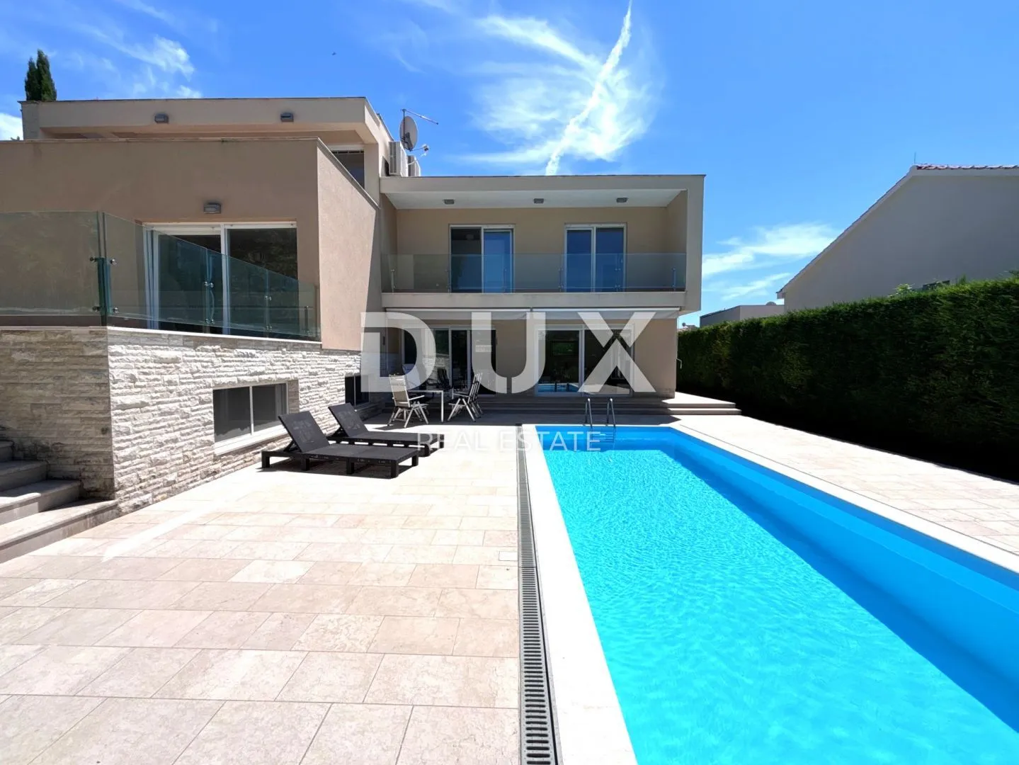 zadar, kožino - predivna vila s bazenom 100 m od mora - slika 1