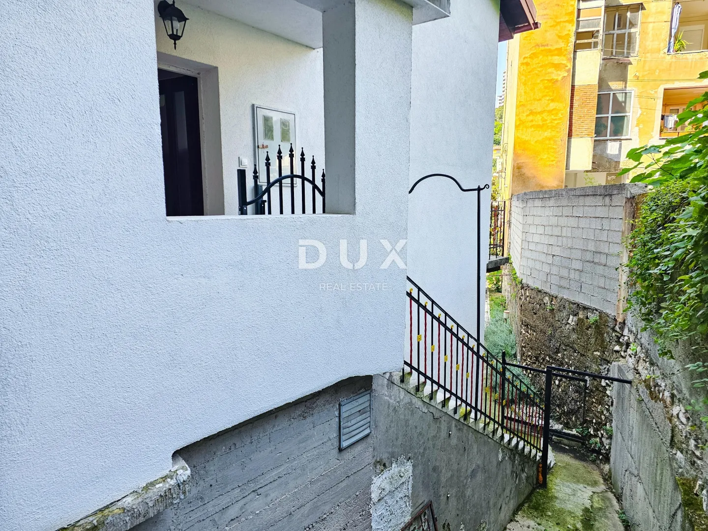 rijeka, centar - dvoetažni stan 104 m2, s dvorištem i parkingom - slika 25