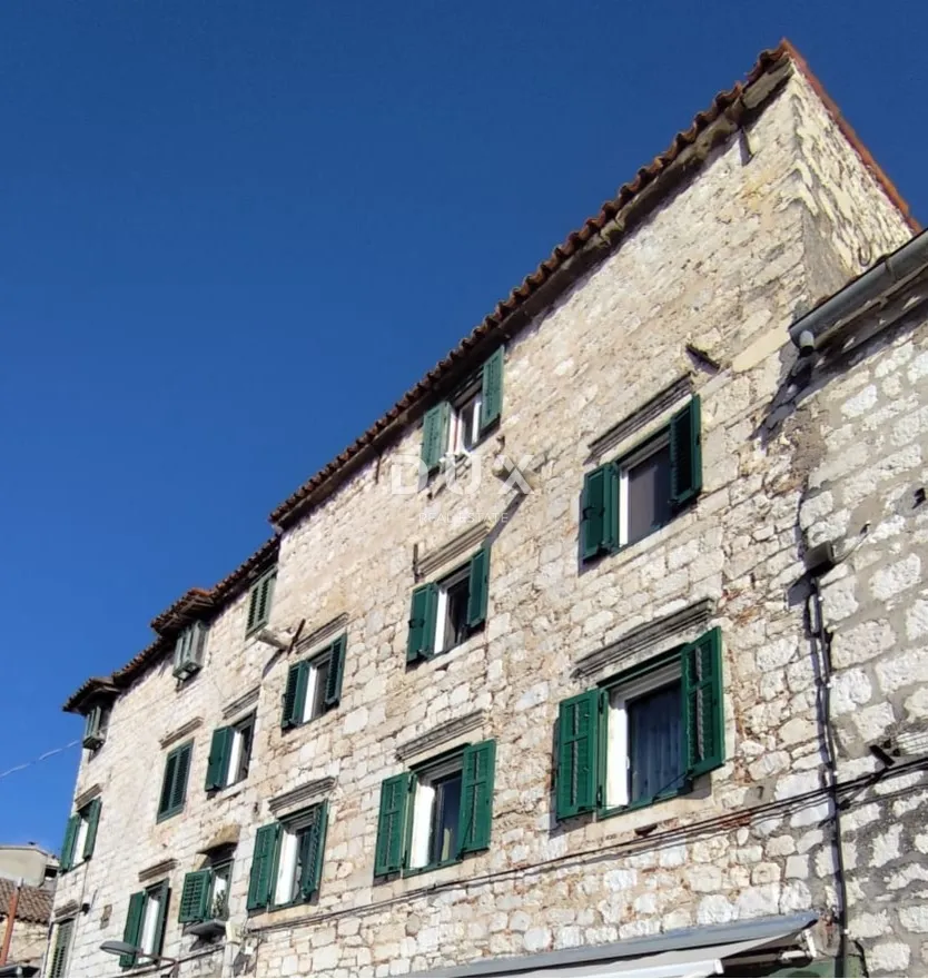 šibenik, riva - stan i poslovni prostor u prvom redu do mora - slika 2