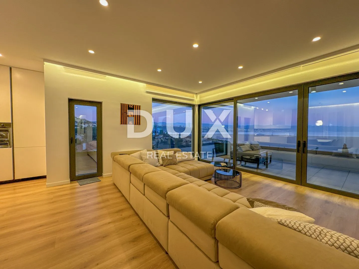opatija, centar - ekskluzivni penthouse s pogledom, bazenom i garažom - slika 20