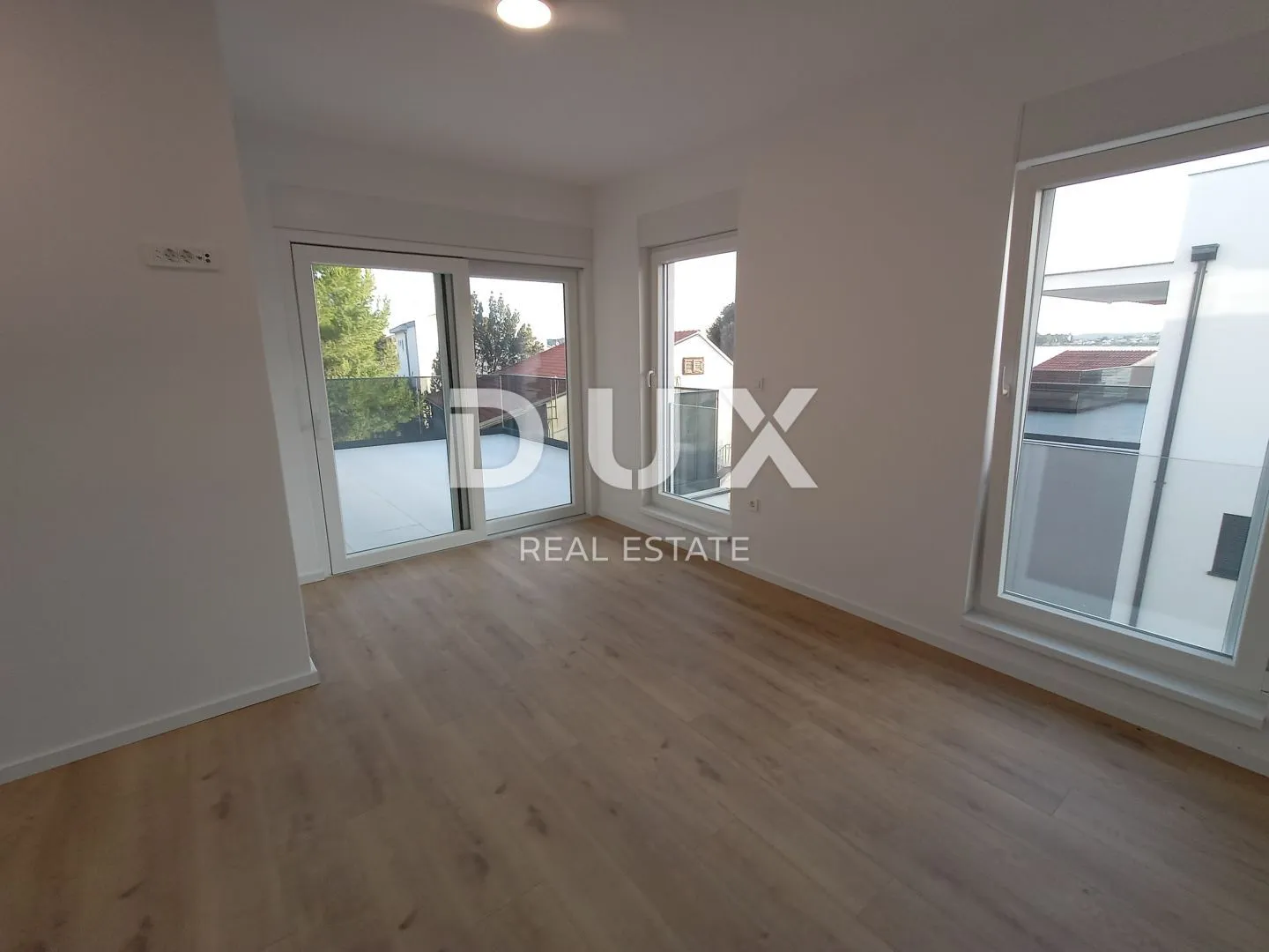 šibenik, vodice - predivan penthouse s8 pokraj mora - slika 9
