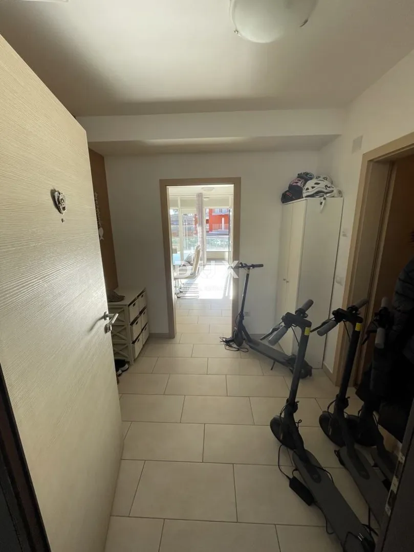 istra, umag – ekskluzivan stan u strogom centru, 100 m od mora, s privatnim parkingom i spremištem - slika 9