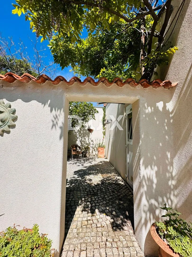 otok krk, šilo - kamena vila 30 metara od mora - slika 6