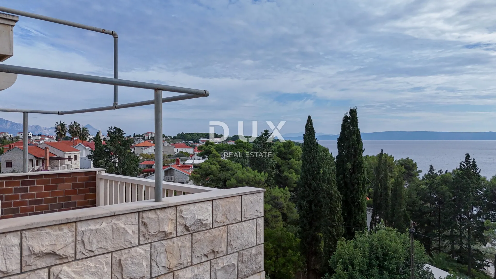 otok brač, sumartin - apartmanska kuća u kamenu s garažom 2.red do mora - slika 4
