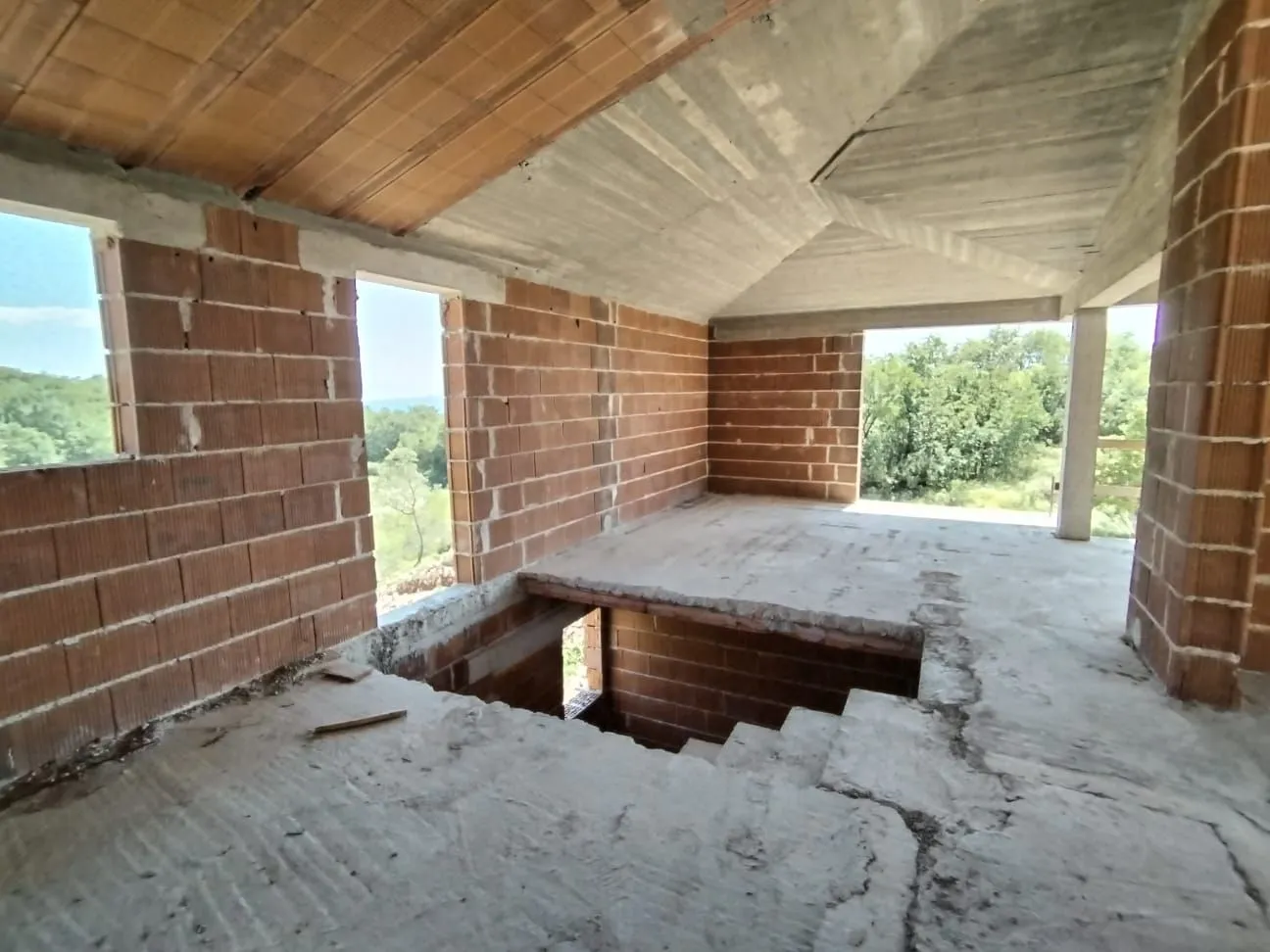istra, labin - kuća u roh bau fazi - slika 27