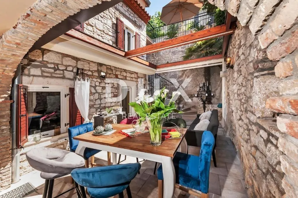 istra rovinj luksuzna vila u starom gradu - slika 1
