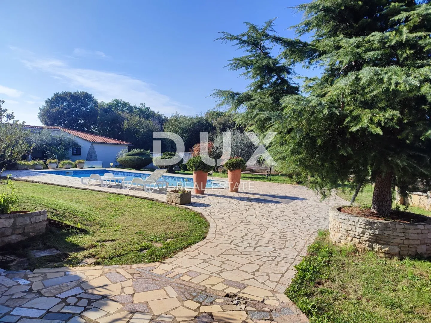 istra, pula, veli vrh - impozantna obiteljska vila nadomak grada - slika 117