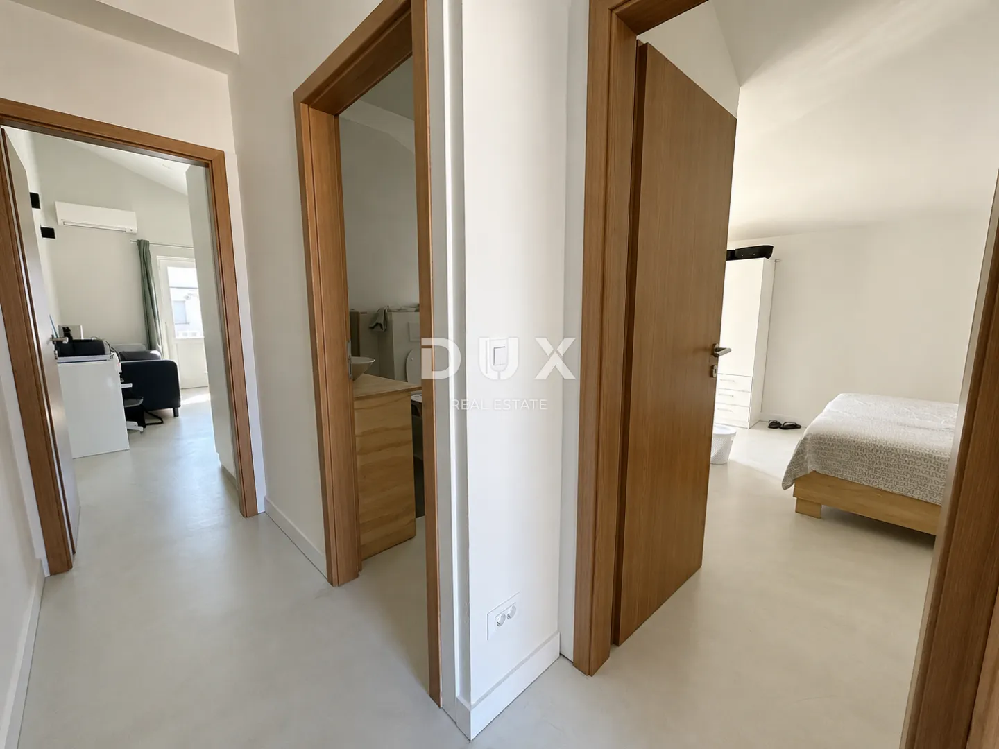 dalmacija, vodice – privatni mini resort s 4 apartmana i bazenom, 300 m od centra - slika 23