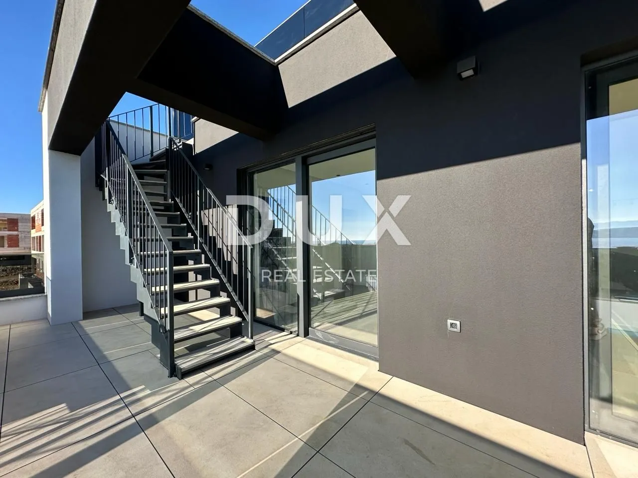 otok krk, grad krk - penthouse 3s+db sa krovnom terasom - slika 26