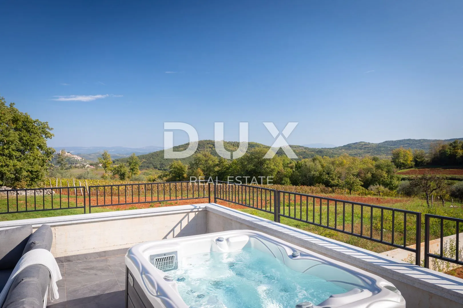 istra, motovun - luksuzna vila s pogledom na prirodu! - slika 6