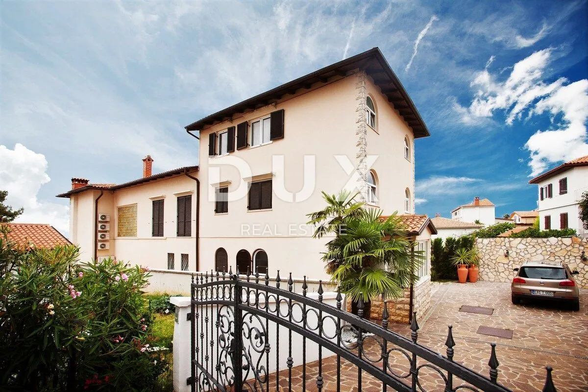 istra, umag - jedinstvena vila s bazenom, prvi red do mora - slika 14